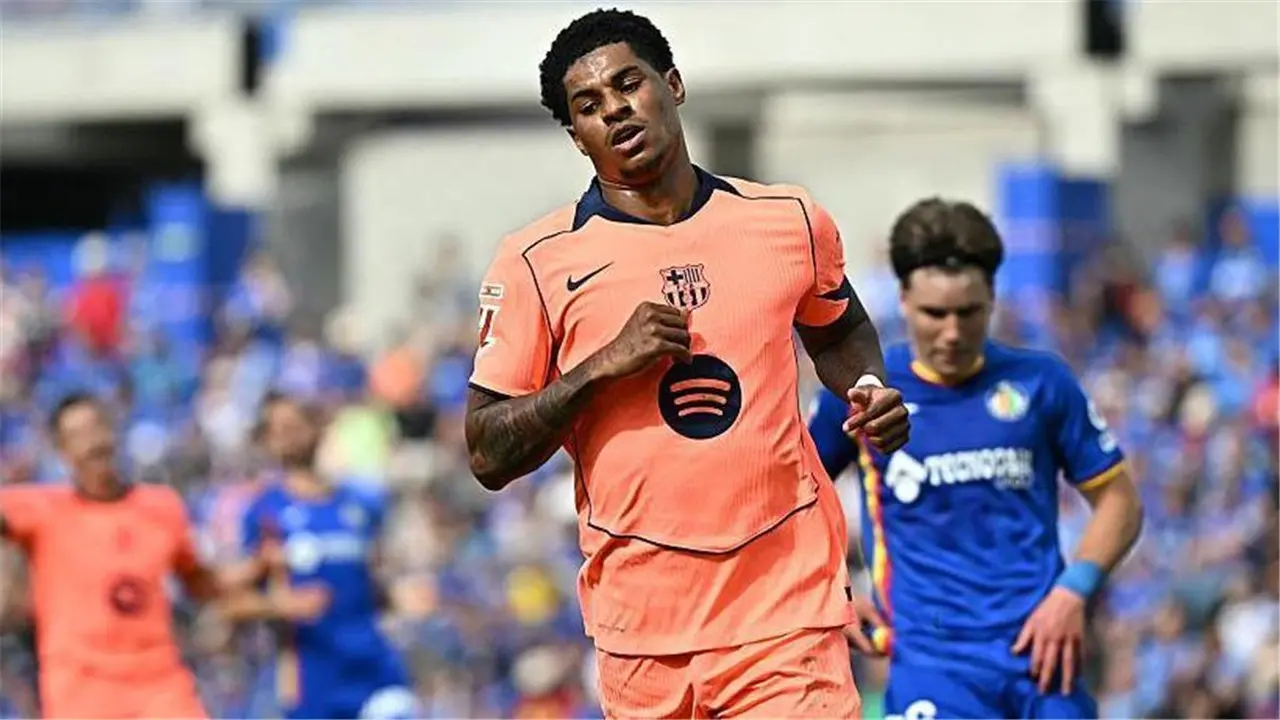 حقيقة رحيل راشفورد عن برشلونة وعودته لمانشستر يونايتد